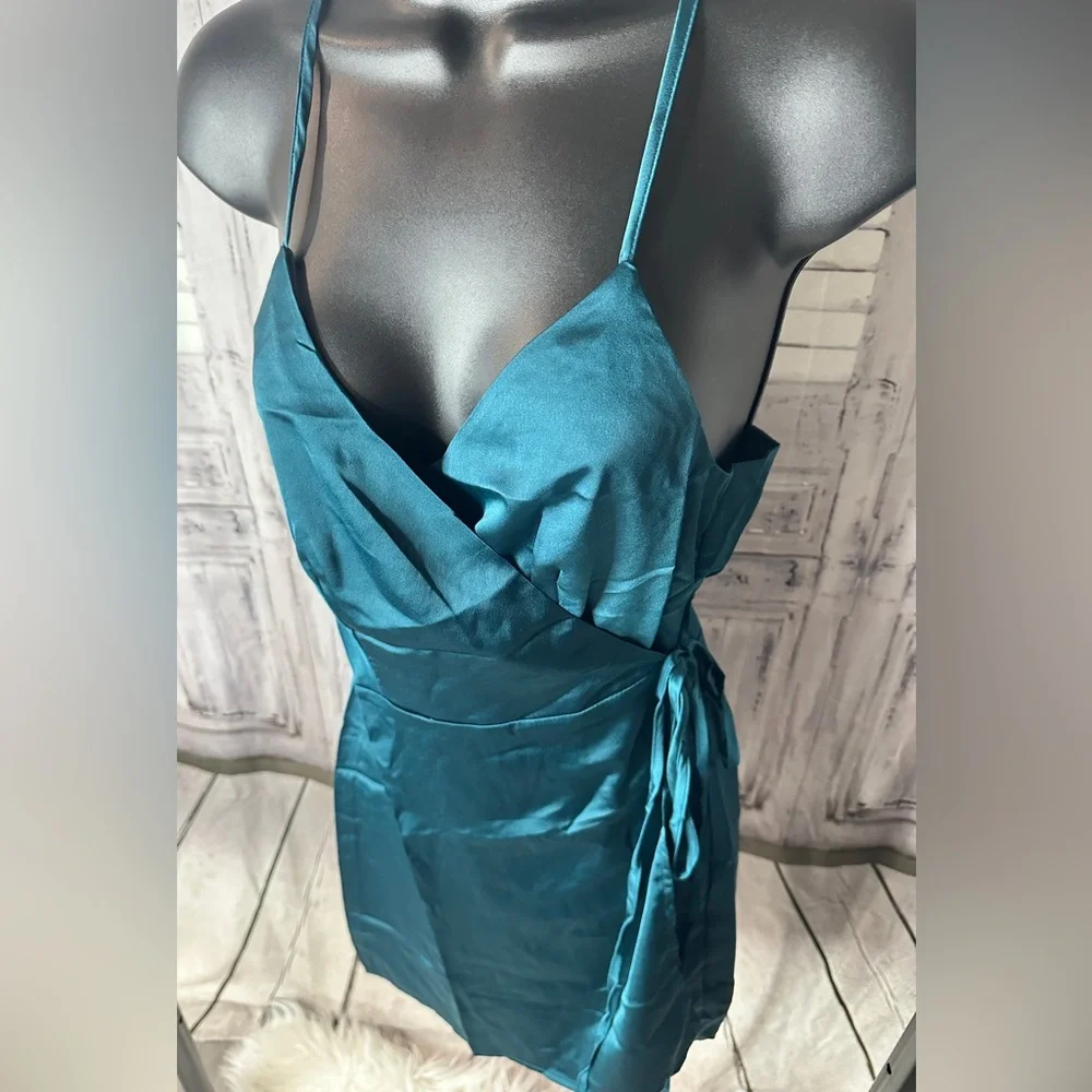 All things nice wrap dress - Picture 9 of 9